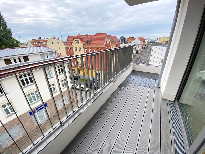 Sehr helle Süd-West-Wohnung mit Ebk und Abstellkammer! — photo 1